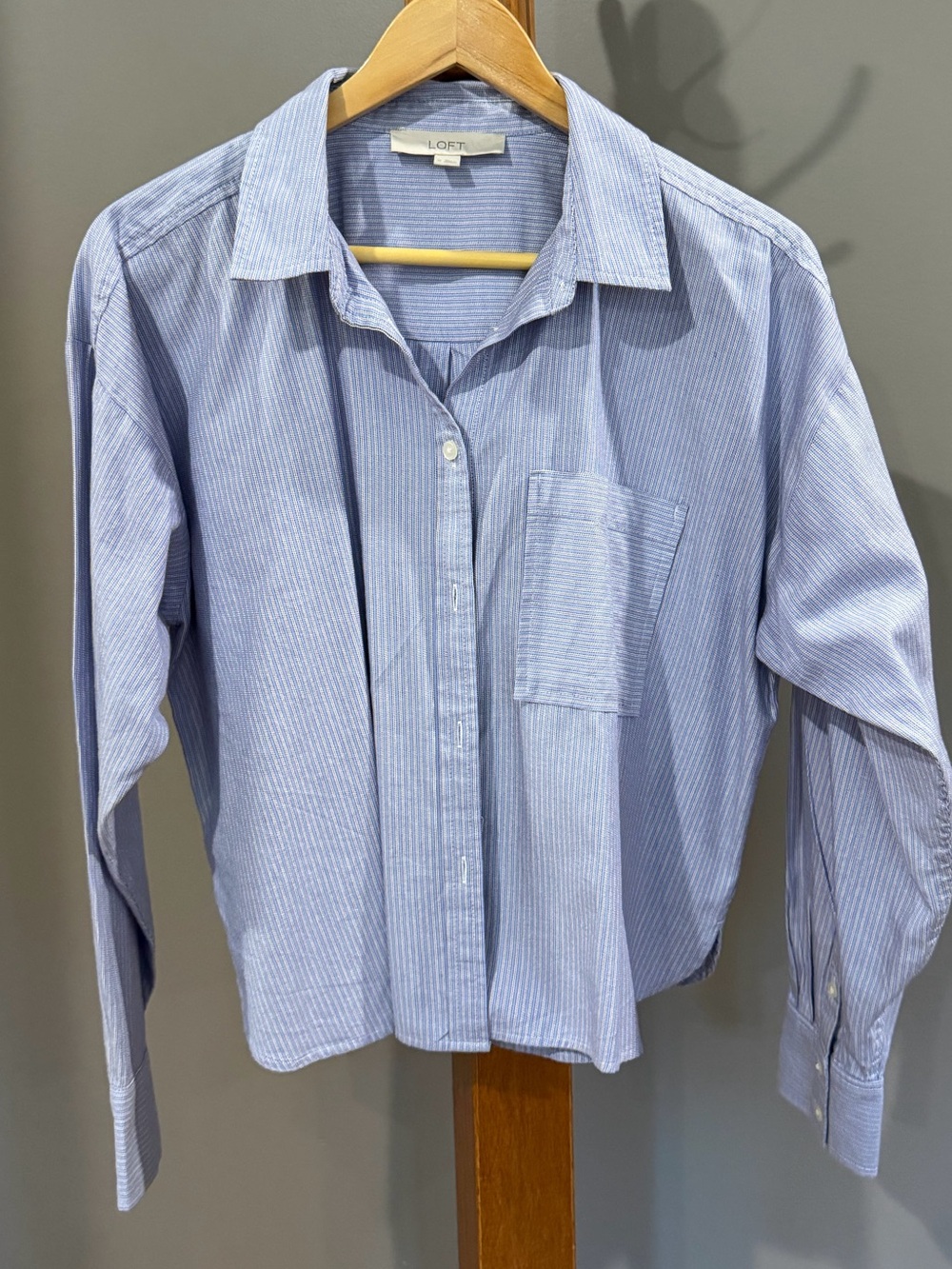 LOFT Women’s Blue Thin-Stripe Cropped Button-Down Shirt